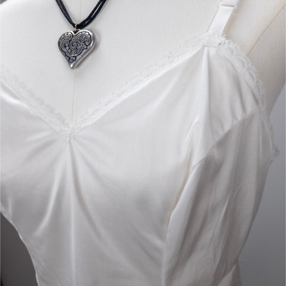 Vintage Vanity Fair White Nylon Camisole - Lace Trim‎ Slip Tank - Picture 4 of 6